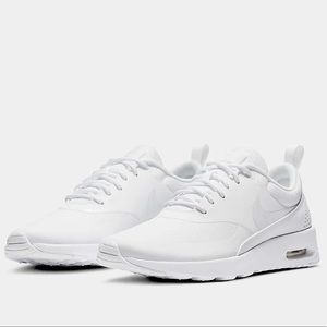 Women’s size 6 white Nike AirMax sneakers